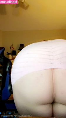 femboy707 - Feeling lucky  These green  amp  white thigh highs will be available