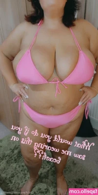 jjjewel02 - No panties underneath- too bad you don’t get a peek 🚫