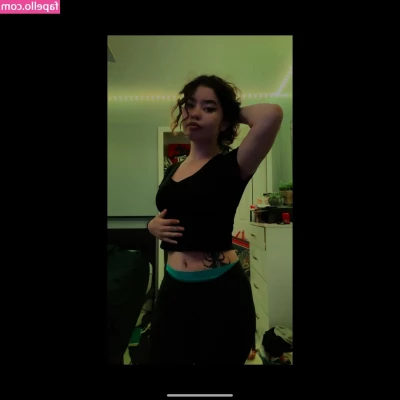 Thatgirlmy_yuh [ thatgirlmy-yuh ] - Te gustan así golditassss