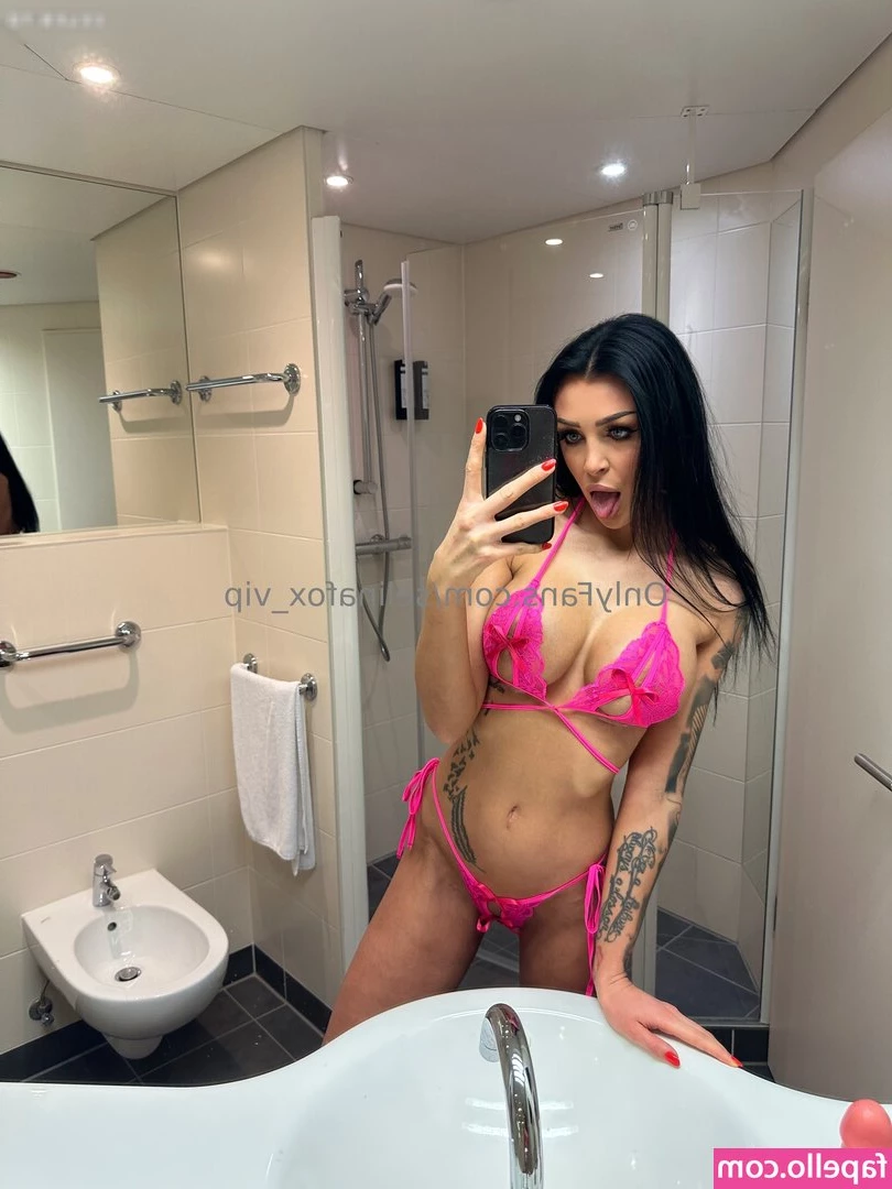 Selina Fox [ selina-fox-1 ] - Do you want to see me naked?
