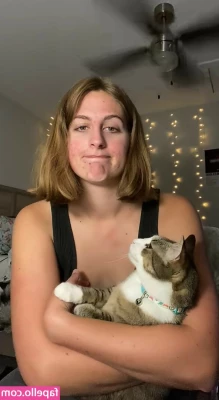 Rachel Wohlford [ rachel-wohlford ] - Someone pay for my nails Will get a cheeky surprise
