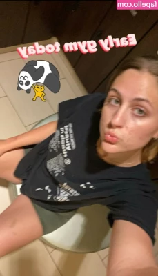 Rachel Wohlford [ rachel-wohlford ] - Hi babes! I’ll be live at 830 pm pst tonight see you soon 😻