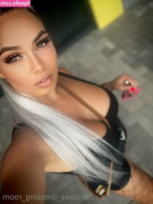 lexas_dressing_room [ lexas-dressing-room ] - Today is the day of my live feed ! :) since it will be a late live