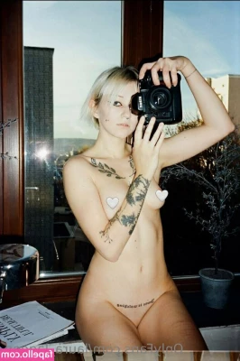 laura_lagoon [ laura-lagoon ] - Sweet like candy  but I ll leave you craving more