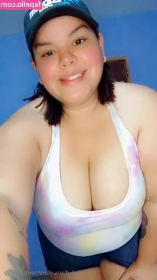 nenitacurvy - Beach feet are happy feet