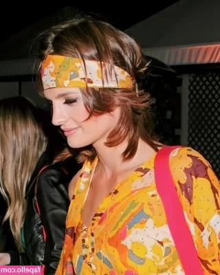 Stana Katic [ stana-katic ] - Kiss me