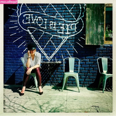 Stana Katic [ stana-katic ] - I just want to get in touch with you here, your Emmi has the flu and