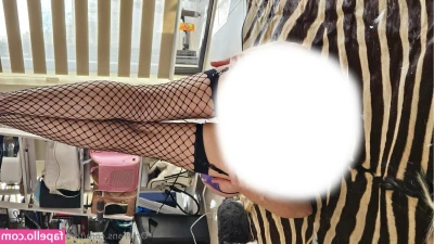 Tammyhtherealtor [ tammyhtherealtor-1 ] - Do you think I would look better in a bra or without a bra?🍒🍒