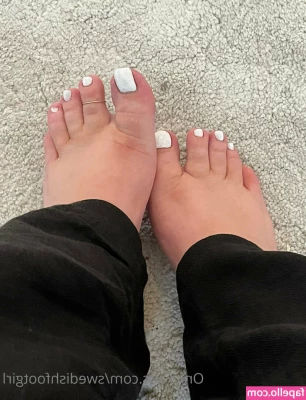 swedishfootgirl - Guess you got some licking to do here 😈