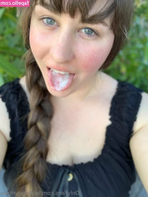 leialovelynfree - Staring contest 🥰🌿