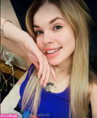 julia-diamond - Who wants a slice of this ass