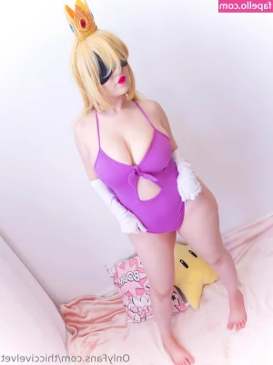 thiccivelvet - Do you like me to look at you while you give me like that