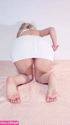 thiccivelvet - September 1st already   Whattttt    Here s to a new month my goal is
