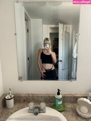 ellabeefreshman - Is it really vacation if I don t take a selfie