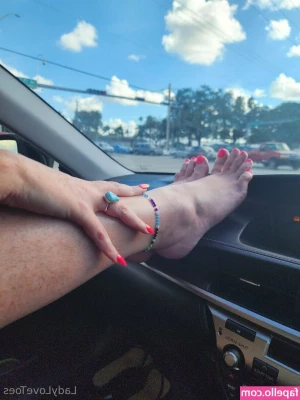 ms.lovetoes [ ms-lovetoes ] - NEW CLIP  playing in the bath with my leg spreaders  What would you