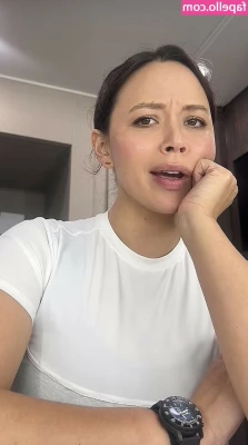 Melissa O'Neil [ melissa-o-neil ] - gifting u lots of ass bc I'm generous (sometimes, lol)