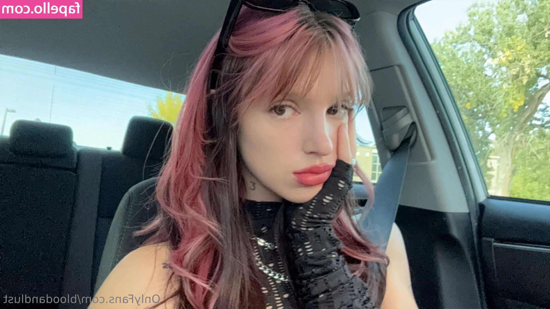 bloodandlust - like i said, everything with me is pink... 😘