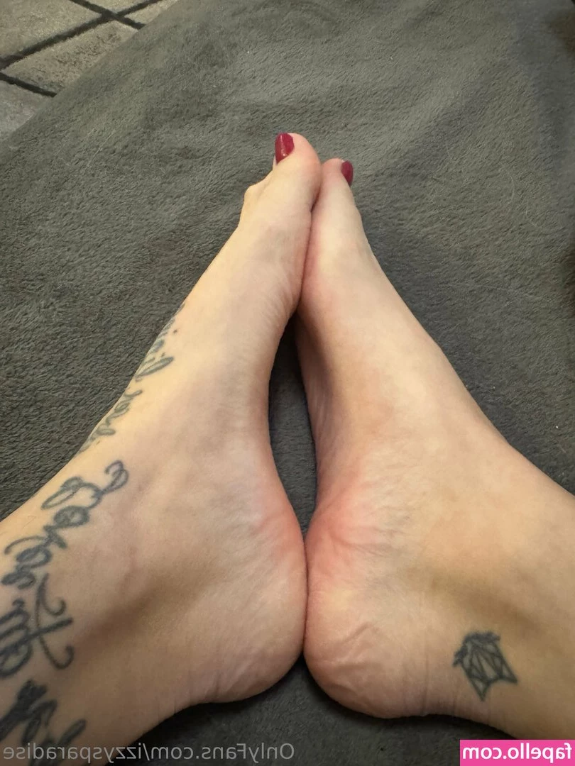izzysparadise - Naughty lil pet 🐾