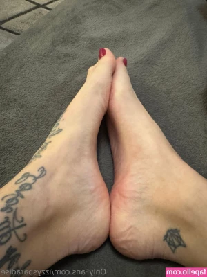 izzysparadise - Naughty lil pet 🐾