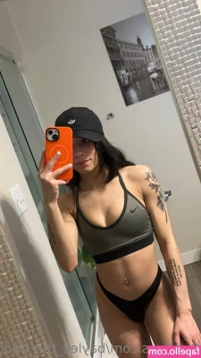 baylee_the_baddie [ baylee-the-baddie ] - Who s gonna be the lucky boy to fill my tight hole  Legs spread over
