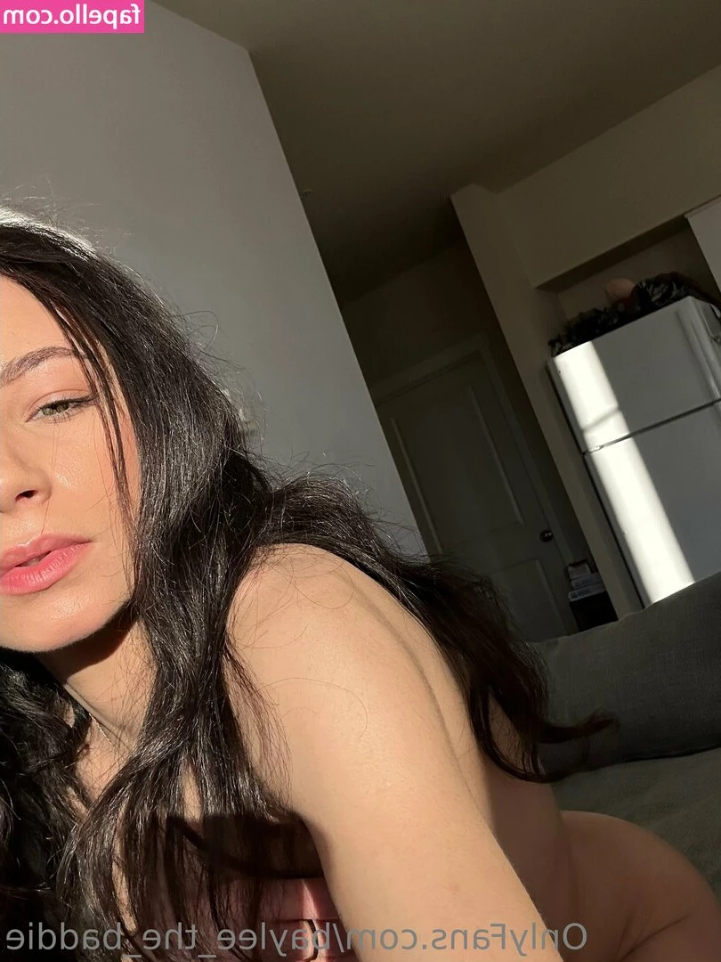 baylee_the_baddie [ baylee-the-baddie ] - I just took a shower baby do you want to come with me