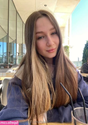 princess_karina [ princess-karina ] - wanna help me stretch out, bro?