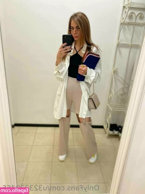 yourlustfullover - i like my face covered and my legs bare