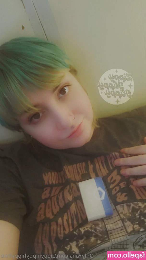 trippyhippypoppyfree - Hey lovelies,  It has been awhile. Do you like my new hairstyle?  
