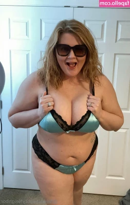 newnaughtyneighbor - come hang out with me today! i'll be live on mfc & cb 4-8pm pst