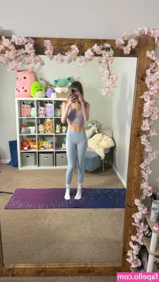 xoxonicolefree [ xoxonicolefree-2 ] - I love spreading my lips for you