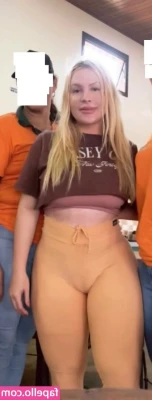 Aline Füchter Ouriques [ aline-fuchter-ouriques ] - Come show me some love in my dms🥰