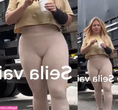 Aline Füchter Ouriques [ aline-fuchter-ouriques ] - Ma perchè la mattina mi sveglio sempre arrapataaa   Capita spesso
