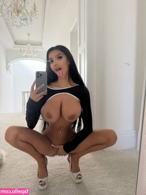 chloekhan [ chloekhan-1 ] - Quite a flattering photo I’d say 🤣