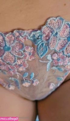 Bikinibee Kitana [ bikinibee-kitana ] - Enjoy the view 😏