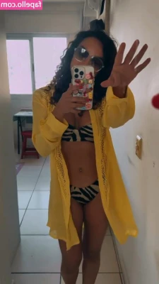 Gabriela Moreyra [ gabriela-moreyra ] - Hope you’ve had a relaxing Sunday, wish you were here tucking me