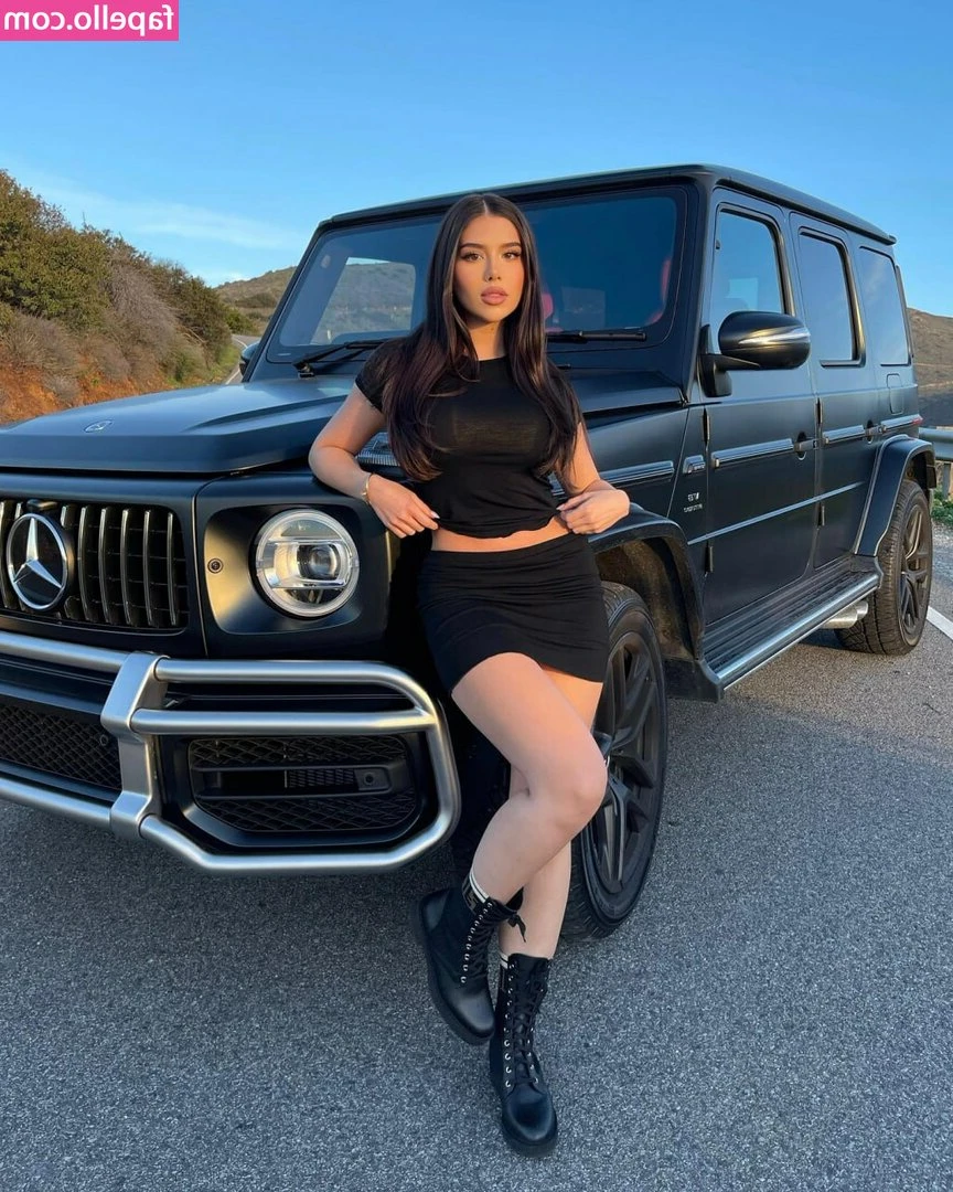 Amanda Diaz [ amanda-diaz ] - Getting naughty on my wall post 😈 are you ready to watch me touch