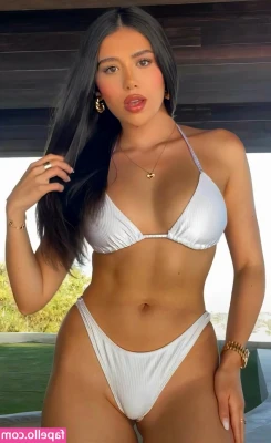 Amanda Diaz [ amanda-diaz ] - Thong or no thong? 🤭 Or is it that tiny that it doesnt even
