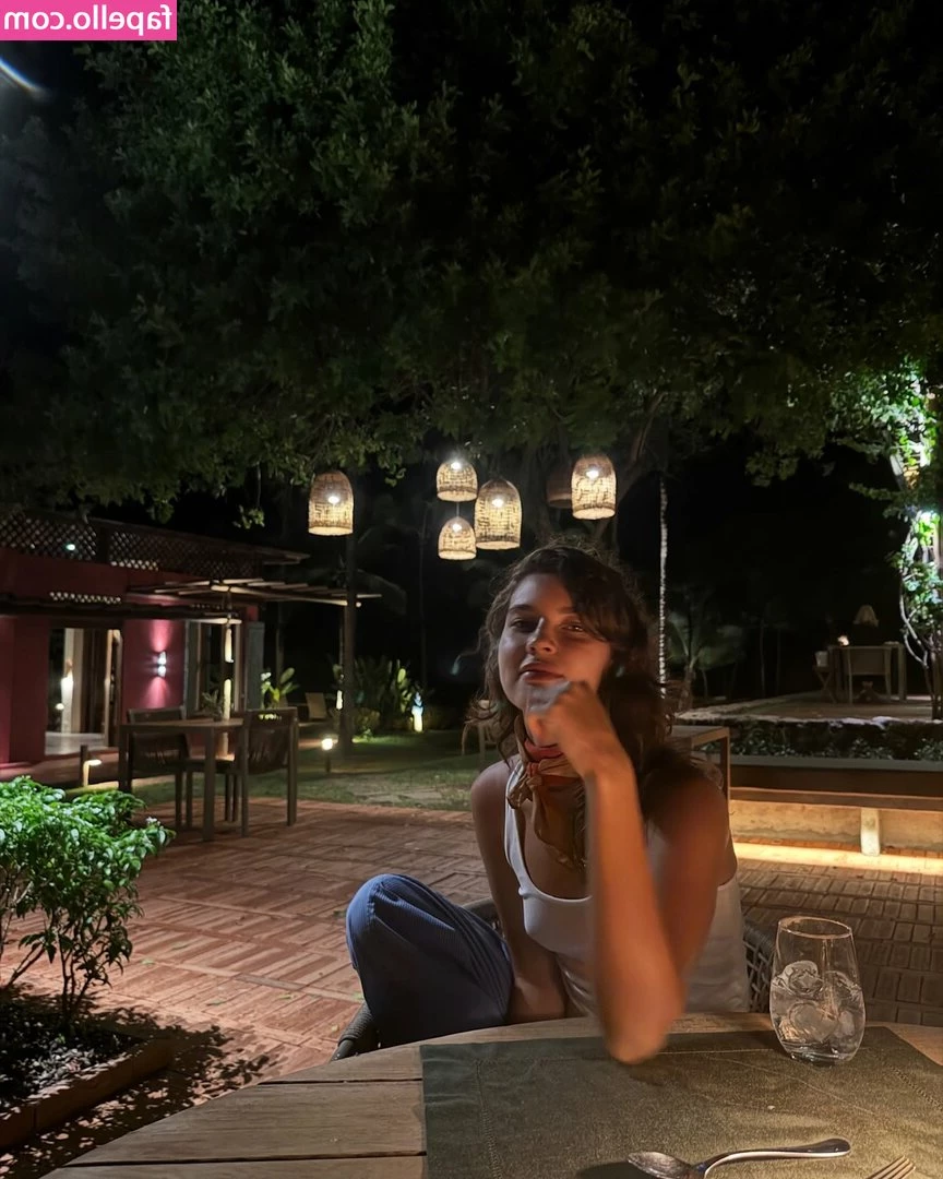Alanis Guillen [ alanis-guillen ] - Things are getting magical 💚🖤💜