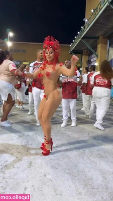 Viviane Araujo [ viviane-araujo ] - Dumbest I've been on my dong in a while.... need to figure out best