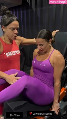 Viviane Araujo [ viviane-araujo ] - My booty is a bit too thick🍑