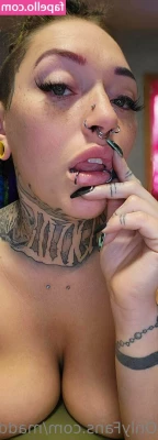maddielynn95 - i m throwin this ass backhe catch it like hard ballfinna get cracked 