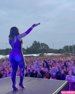 Nelly Furtado [ nelly-furtado ] - Want to join me bbs 🍑😋💋❤️
