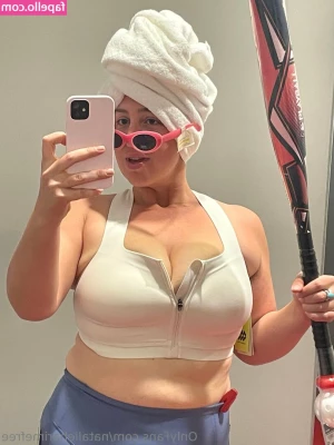 natalieharimefree - Look how pretty my ass jiggles