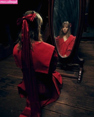 Maya Hawke [ maya-hawke ] - Want me to be your teacher? Quieres que sea tu maestra?