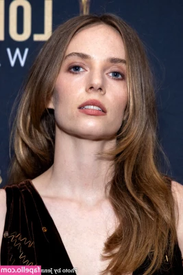 Maya Hawke [ maya-hawke ] - Such a pretty woman