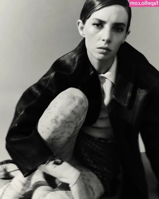 Maya Hawke [ maya-hawke ] - Come and spank me for being too good girl💋💋😈😈