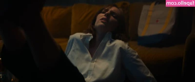 Maya Hawke [ maya-hawke ] - Drying off
