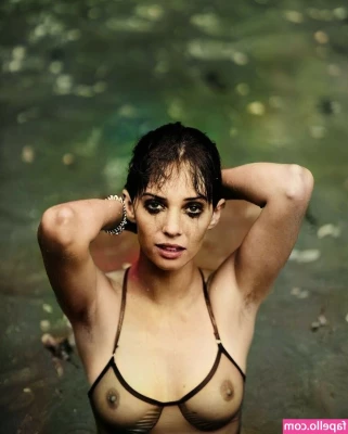 Maya Hawke [ maya-hawke ] - Go on... touch it 💋