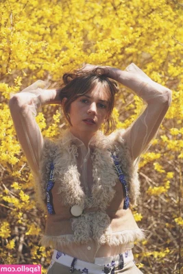Maya Hawke [ maya-hawke ] - Free OnlyFans for 5 days ENJOY    Message me for video  amp  photo