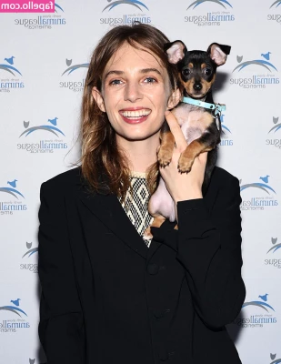 Maya Hawke [ maya-hawke ] - previews